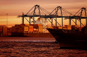 Logistics Outsourcing: Advantages and Disadvantages