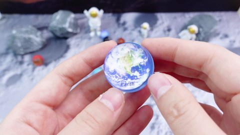 Lenwen 56 Pcs Space Party Favors Planet Bouncy Balls Solar System Toys Balls 30 mm Small Space Rubber Balls High Bouncing Planet Toys for Party Favors, Birthdays Gift Bag Filling, Classroom Prize