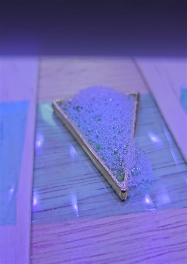 Mixing Bubbles with Clear Resin for a Magical Effect