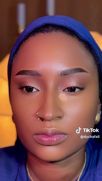 Tuto fare irisée et poudre cours Make’up disponible à keur massar ET sacrè coeur3