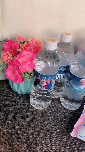 Welcome to The Party Print Supplies where we customize all your party favors. #Frozen #customfavors Water Bottle Stickers Chips Bag Gift Box