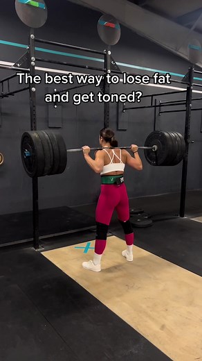 Stop cutting your self short on the weights thinking it will make you bulky. I just squatted 315lb and I ain’t bulky. Muscle burns fat girls, that’s the beauty of it ❤️‍🔥 If you wanna get strong but don’t know where to start, come join me!! #workoutplan #fitnessmotivation #strengthtraining #fitnesstips #workoutroutine