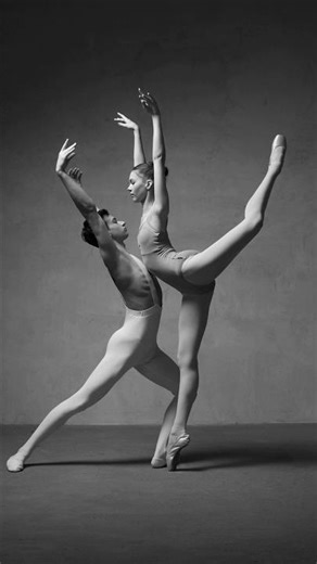 🇺🇦 Model poses for photoshoot📸 Ballet. Models Daria and Vitaliy