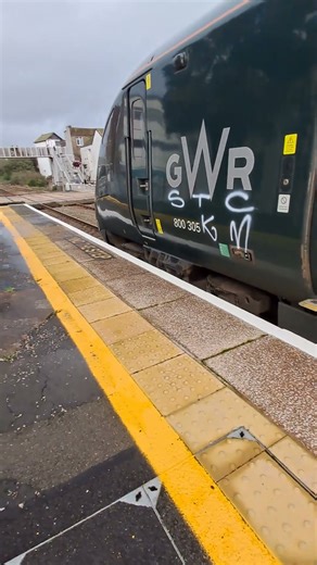 Graffitied class 80x departs from platform 2 #trainlovers #train #trainlovers