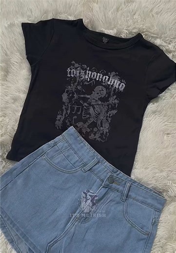 Stylish Women's Top for Trendy Outfit Ideas