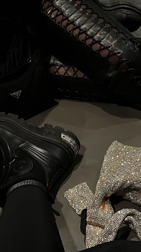 ISABELLE CLARKE  on Instagram: "@south.st lookbook 欄 ad"