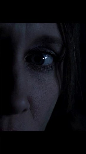 👻 The Conjuring – Lorraine’s Terrifying Basement Escape 🕯️😱