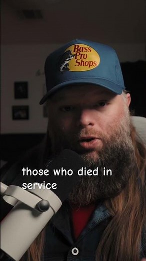 Veterans Day vs. Memorial Day: What's the Difference?