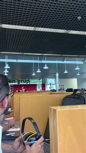 JAJAJAJAJAJAJJAJA #biblioteca #montilivi #bibliomontilivi #girona