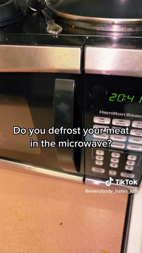 How to Quickly Defrost Meat in the Microwave