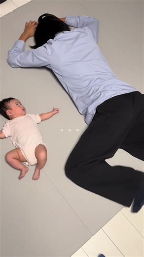 赤ちゃんのプレイマット体験🥳