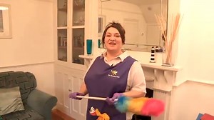 How To Use A Cleaning Duster