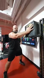 Me and Eddie have the strongest slap in the world 👊 | Brian Shaw