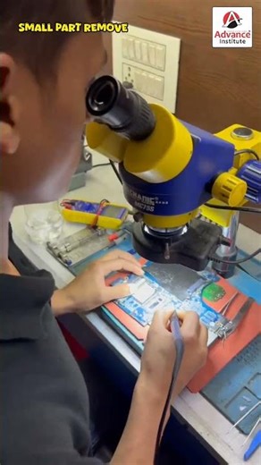 Small Part Remove Laptop Computer Mobile Training Institute Laxmi Nagar delhi Advance institute