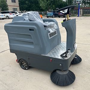 [Hot Item] Road Floor Driving Sweeper Machine Dry and Water Sweeping Equipment Fully Enclosed Road Sweeper
