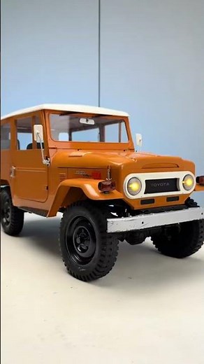 Buy the FMS 1/10 Toyota FJ40 and pick a FREE gift!