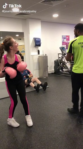 #comedy #whatmademeviral #whatmadeyoufamous #blowthisup #dontletthisflop #enablednotdisabled #boxing #trainliketrent #areyounewhere #ohno #andaweeee