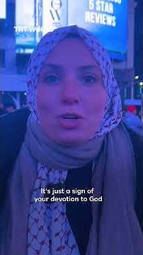 Muslims hold Tarawih prayers in New York’s Times Square