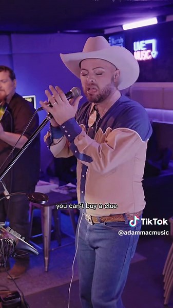 What a ride we are on y’all!!! Thank you so much for listening to my music, buying my records and showing up to my shows!!! Love you forever!!! 🥹🫶🏻✨ #fyp #alldollarsnosense