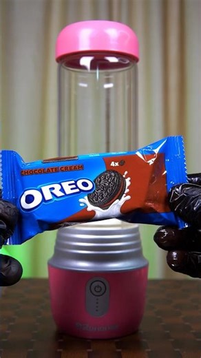 Oreo Milk Shake in Portable Charging Blender | Smooth & Creamy
