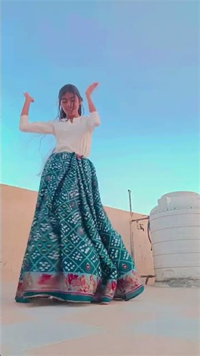 beautiful dance performance on Radha Rani song please subscribe 🥹