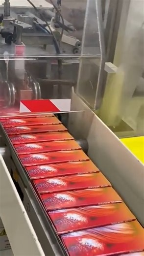 Ever wondered what happens after your CDs are printed? 🤔 Check out this behind-the-scenes look at how our automated equipment quickly and precisely packs discs into wallets, ready to ship to artists, bands, and labels everywhere! 🎥 Watch the machines at work! They're fast, efficient, and it’s all happening right here at Disc Makers. 💿💪 #DiscMakers #CDManufacturing #PhysicalMedia #MusicMerch #BehindTheScenes #IndieArtist #IndieMusic #MadeInTheUSA | Disc Makers