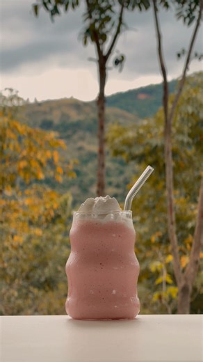 Every bite tastes warmer, every sip feels true, when shared with a view that’s open and wide. Meals slow down, drinks linger longer, moments grow softer when scenery is stronger. Dine, drink, and stay awhile at Evergreen Nature View— where flavors feel deeper with the view in front of you. 🌿☕🍽️ | Evergreen Nature View