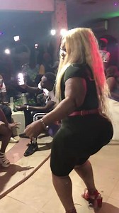 Prestation de ouf au sana vip de OUAGA 🙏🎶 C’est DIEU qui me béni jour et nuit Toujours guichet fermé jamais poto 🙏🎶❤️ | Eudoxie Yao