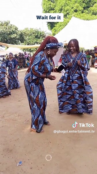 Amazing Dance Moves of the Bride's Friends