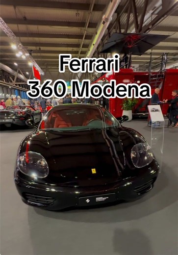 Ferrari 360 Modena - Questo modello ha segnato l’ingresso di Ferrari in una nuova era di design, caratterizzata dall’abbandono dei fari a scomparsa e dall’introduzione di un telaio interamente in alluminio, che la rende più leggera e longeva dotata di un motore V8 aspirato da 3.6 litri, capace di erogare 400 cavalli di potenza #ferrari #italiancars #supercars #automotive #auto