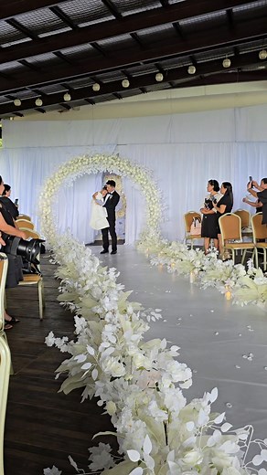 Ayun na nga nag tantrums na ang ating Little Bride hindi na lumakad, 😅😅😅 #littlebride #babygirlfashion #biyayanitata Aivie Aquiatan-Castillo | Lester Castillo