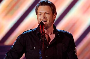 Blake Shelton Covers Gnarles Barkley's 'Crazy' Alongside 'The Voice' Co-Stars