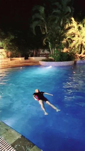 Swimming #swimmingpool#nightview#fullenjoyment🥽🏊‍♀️