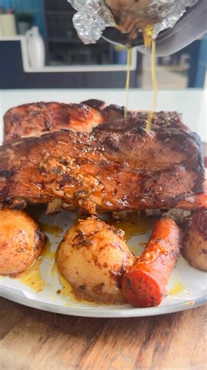 Ioannis Kalyvas on Instagram: "ΧΟΙΡΙΝΟ ΜΕ ΜΠΥΡΑ ΣΤΗ ΛΑΔΟΚΟΛΛΑ 🐖 Slow-Roasted Pork Loin in Parchment with Beer, Potatoes & Carrots This one melts in your mouth. Tender, juicy pork slow-cooked for hours with herbs, beer, lemon, and veggies — all wrapped in parchment paper so every drop of flavor stays locked in. Ingredients • 1.5–2 kg (3–4 lb) pork loin or pork rack, bone-in • 4–5 potatoes, cut into wedges • 3 carrots, cut into thick sticks • 2 onions, quartered • 4 garlic cloves • ½ cup olive oi