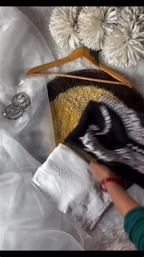 OM PARV KURTIS WHOLESALER | *premium beautiful boota🤗 moodal kurti with ryon plazo& Siffon dupatta*🛍 *Fabric:-moodal* *Length-46"* approx Sleeve length 19" *Size* M... | Instagram