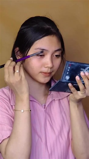 Jatuh Auto Cantik: Rias Makeup Pengantin Sempurna