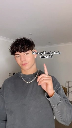 Josh Miles on Instagram: "Quick and easy messy hair tutorial #messyhair #curlyhair #menshairtutorial"