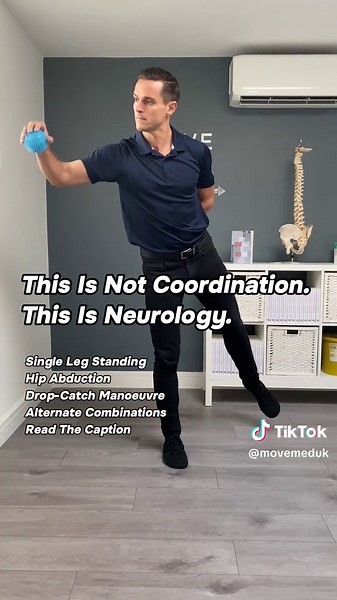 Hip Abduction Meets Rotator Cuff Strengthening This looks simple until you try it. A rapid reactive drill for the rotator cuff in its most vulnerable (and most clinically important) range. 1️⃣ Pelvic Abduction Endurance The abducting leg fires the full lateral chain - glute med, glute min, TFL, obturator internus/externus, both gemelli, quadratus femoris and deep fibres of glute max - while the stance leg stabilises the pelvis against gravity. This is true hip endurance: resisting Trendelenburg,