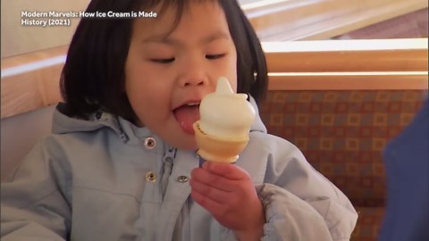 What Really Happened To McDonald's Fried Apple Pie