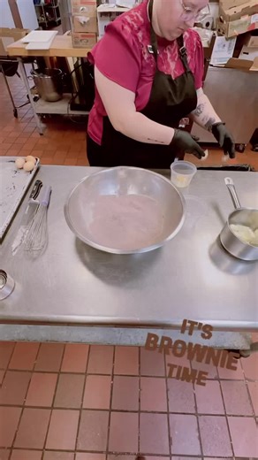 When our sales manager has a degree in baking and the kitchen is short staffed. #teamwork #justanotherdayatwork #envisionhotelmfx #fyp #foryou #envisionhotels #mansfieldma #foxboroma #envisionyourevent