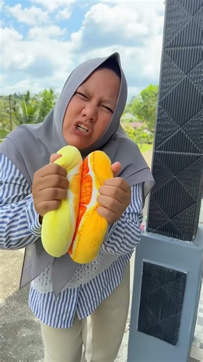 ,Stuck Things vs Strong Hand = Instant Fix Drama,😏😳🤗🍊🥝