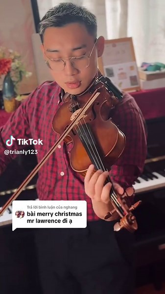 Trí An biểu diễn phiên bản mới 'Merry Christmas, Mr Lawrence'