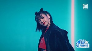 Just look at that duality! Dance mentor #LISA is indeed picture perfect and needs no filter 🤩 Stream #YouthWithYou3 on #iQiyi: 📌Special preview is NOW available 📌Global premiere on Feb 18, 8PM (SGT) 📌Voting is available ONLY on iQ.com 📌Download app: http://bit.ly/3qUAugC 📌Watch online: http://bit.ly/2Mv2Tut #青春有你 #YouthWithYou #LISA_MentorShowLook #MentorsShow #YouthWithYou3startsnow | iQIYI