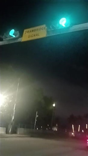 green drawbridge signal traffic lights