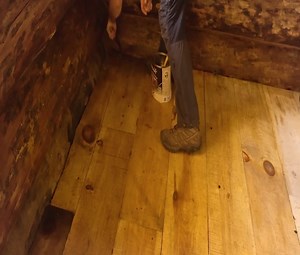 The log cabin's interior was constructed with a claw foot tub, brick veneer, and red pine floors. | Alone with nature | Facebook