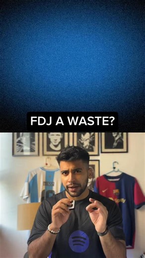 Aakash | Football on Instagram: "From boos in the stands and relentless fan backlash to signing a new Barca deal until 2029 Frenkie de Jong never wavered. Facing criticism for form and salary amid a turbulent era, he stepped up with a €4M pay cut, slashing his wages from €16M to €12M annually to ease the club’s finances. True loyalty: proving his heart is Blaugrana through and through. [ Fc Barcelona, FC Barca, Frenkie de jong, Trending , 2029, Visca Barca, Footytalk, Football, Soccer, La liga, 