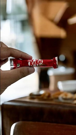 Trying Mini KitKat 🍫