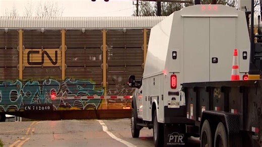 Stopped trains in Houston create more than just delays