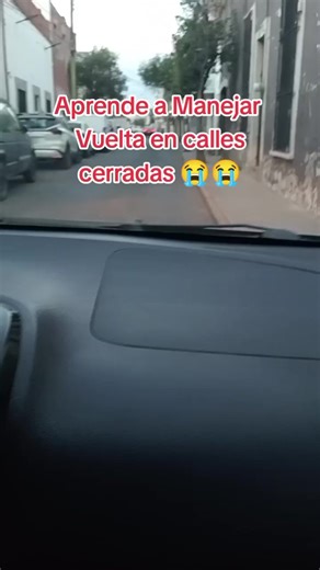 Cómo hacer vueltas en calles cerradas: clases de manejo