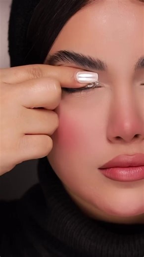 Cute Bridal Makeup Tutorial: Smoky Eyes Tips